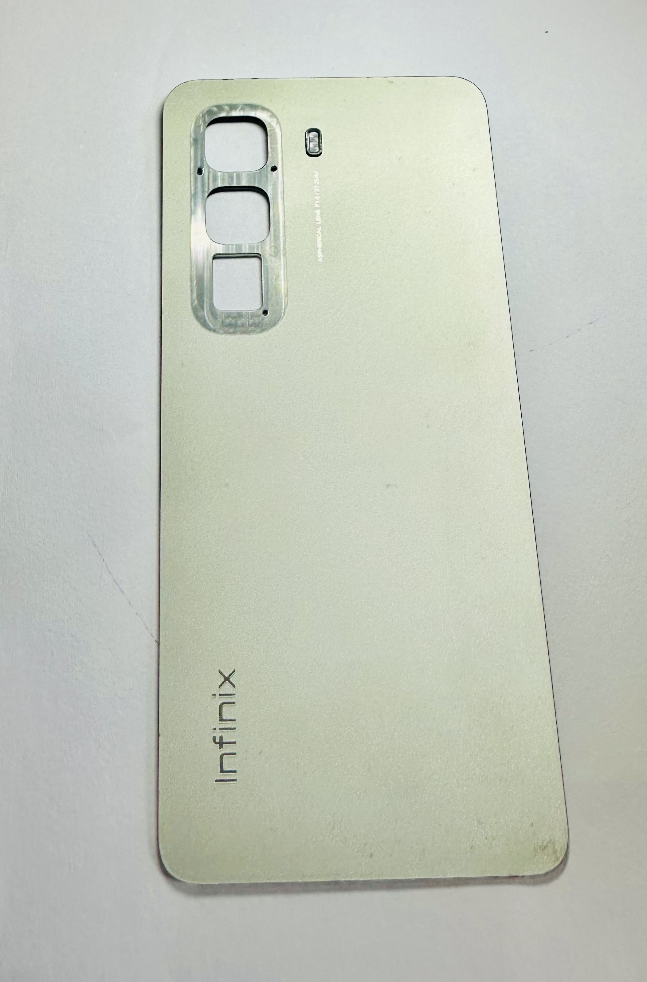 Tapa Infinix hot 50  color gris 