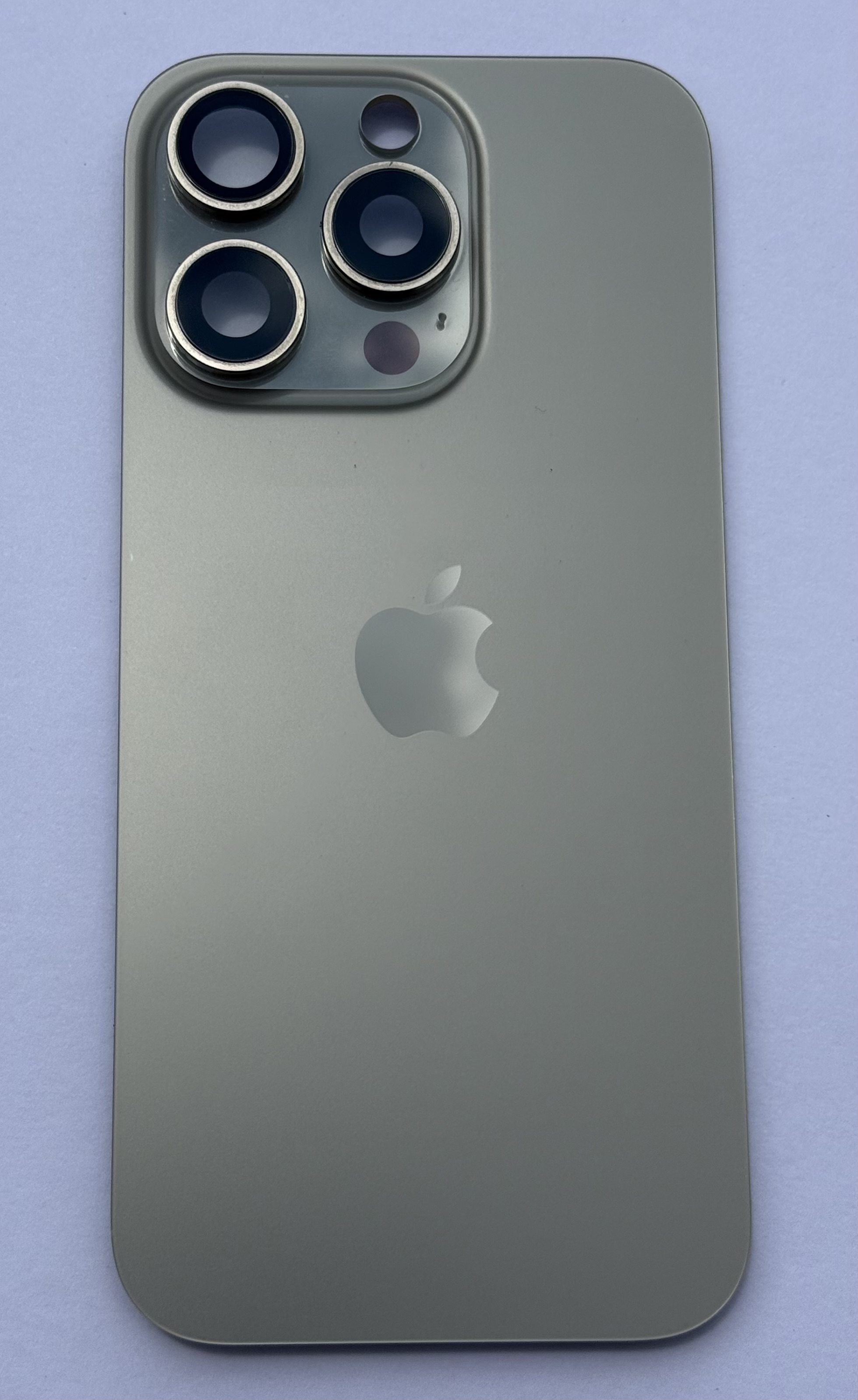 Tapa  Iphone 16 Pro Gris Titanio